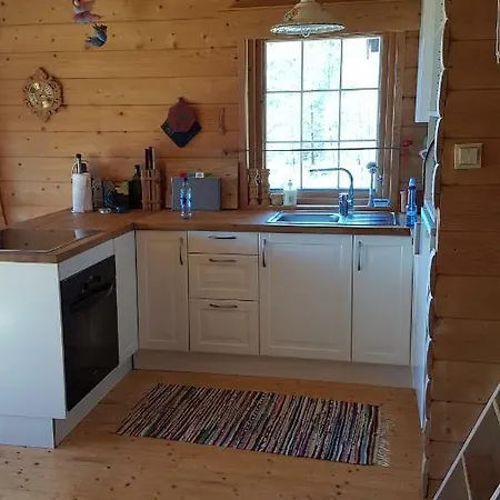 Feriehus Molvik Hytten Ostereidet