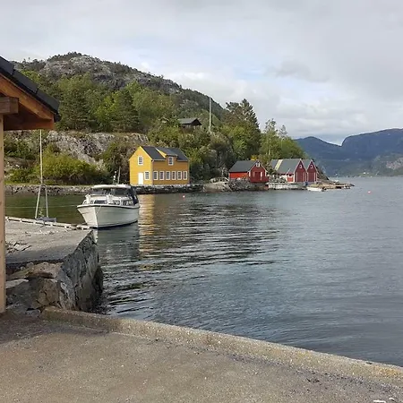 Molvik Hytten Ostereidet