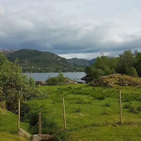Molvik Hytten * Ostereidet
